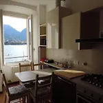 Lungolago Apartment